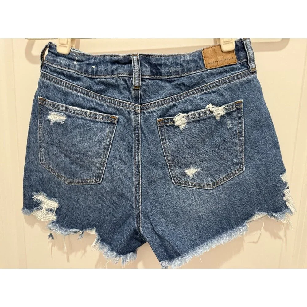 American Eagle Mom Short Size 4 Ripped Comfort Stretch Waistband Med Wash - Picture 3 of 9